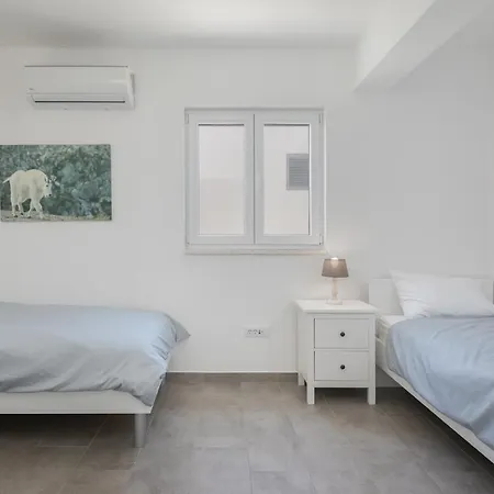 The View & Art Gallery Apartment, Free Parking *