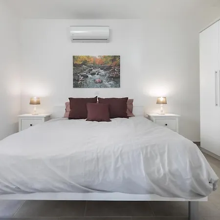 The View & Art Gallery Apartment, Free Parking Apartment