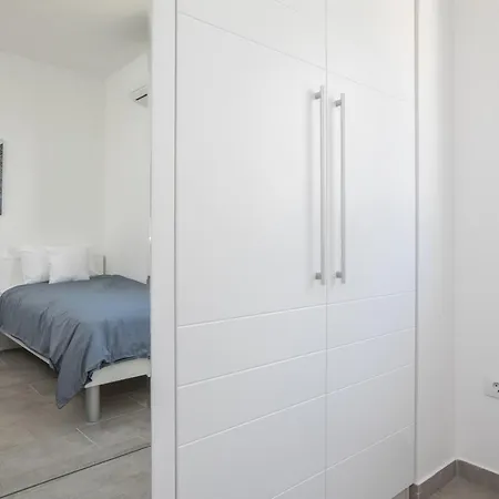 The View & Art Gallery Apartment, Free Parking * Makarska