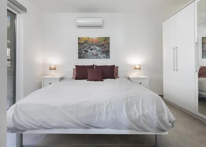 The View & Art Gallery Apartment, Free Parking Apartment