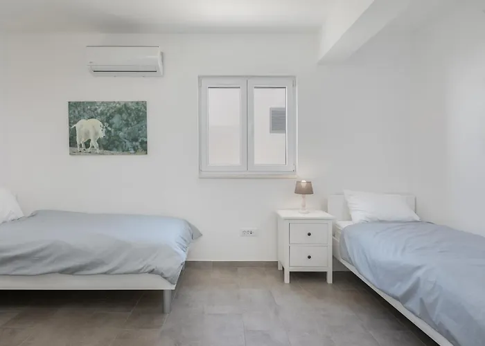 The View & Art Gallery Apartment, Free Parking *