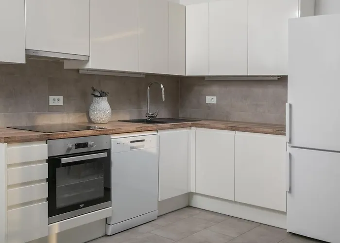 The View & Art Gallery Apartment, Free Parking Apartment *